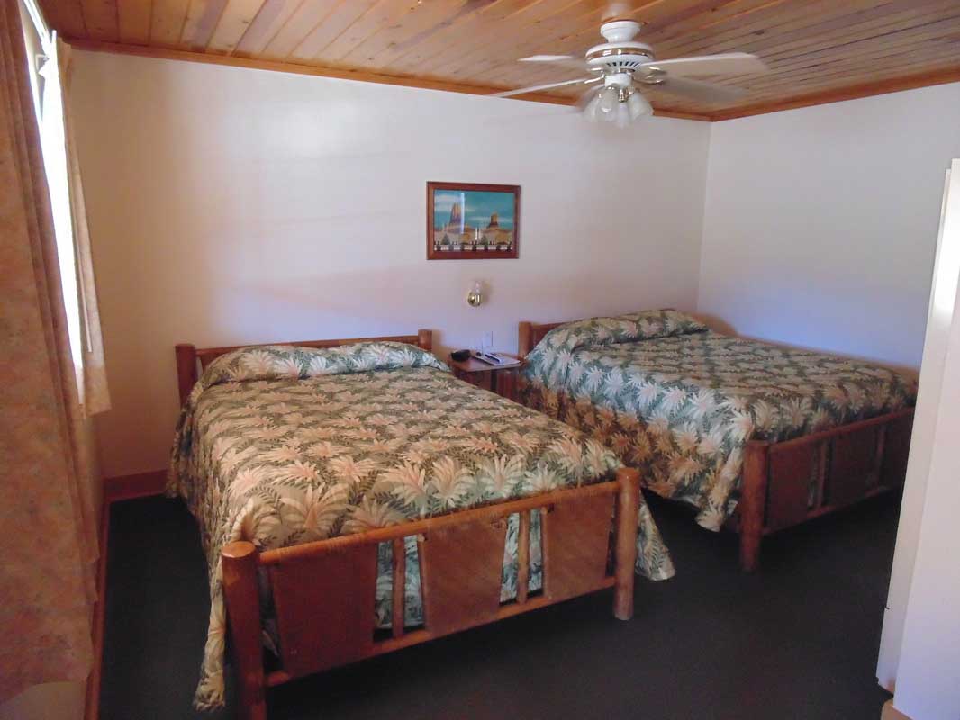 Sportsman Ladge - Double Full - Two Full Beds